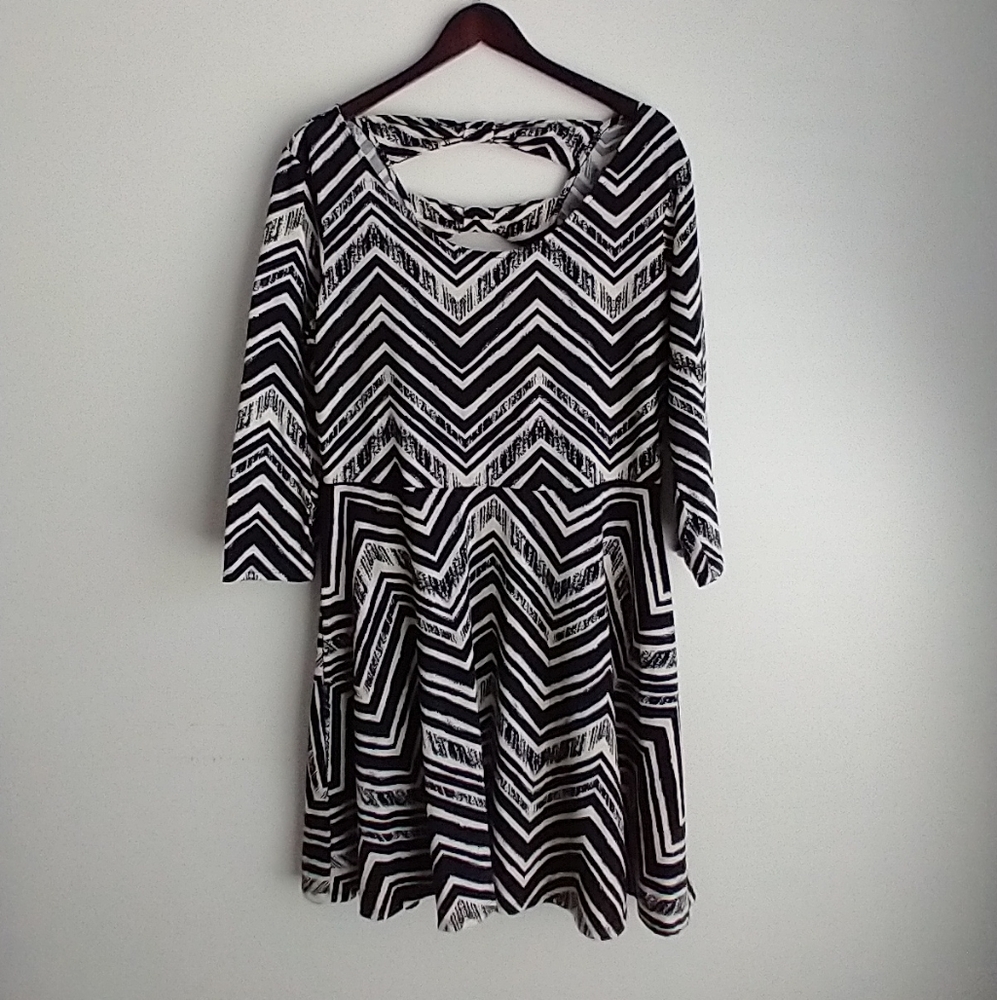 Xhilaration XXL Dress Black and Off White Print